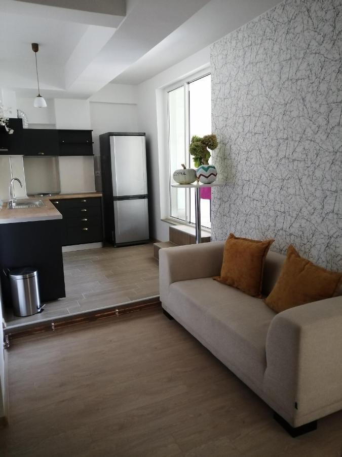 Hostel Denica สโกเปีย ภายนอก รูปภาพ